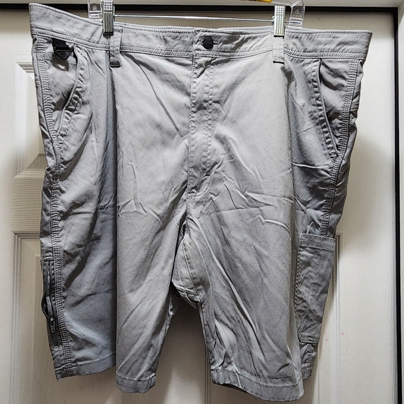 Wrangler Other - 2 Pair Wrangler Cargo Shorts Men's 46 Gray 7 Pockets Casual Outdoor Grey Lot